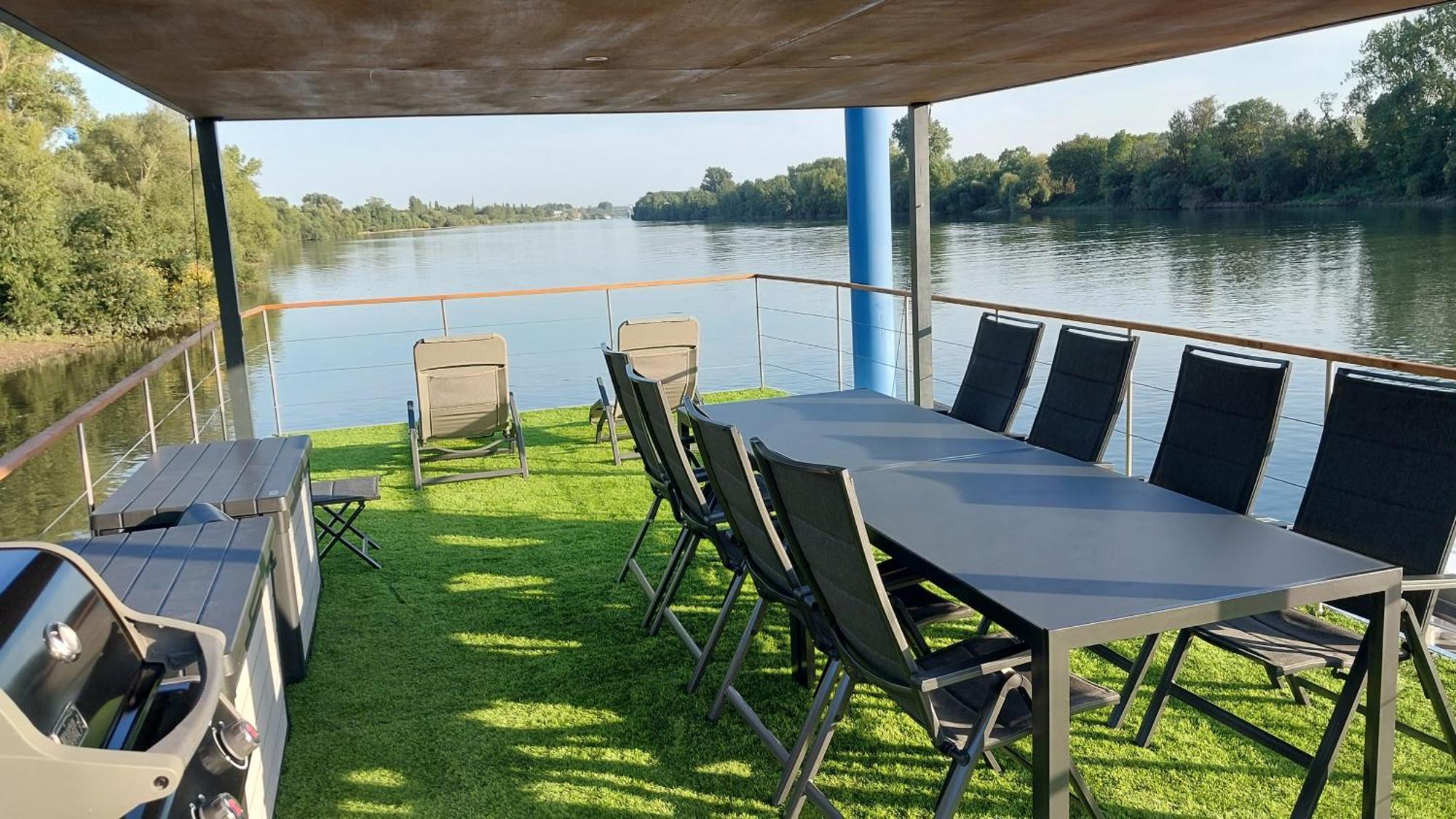 Riverboat-Rhein-Main Ferienloft Wiesbaden Esterno foto