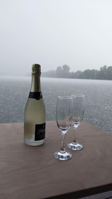 Riverboat-Rhein-Main Ferienloft Wiesbaden Esterno foto